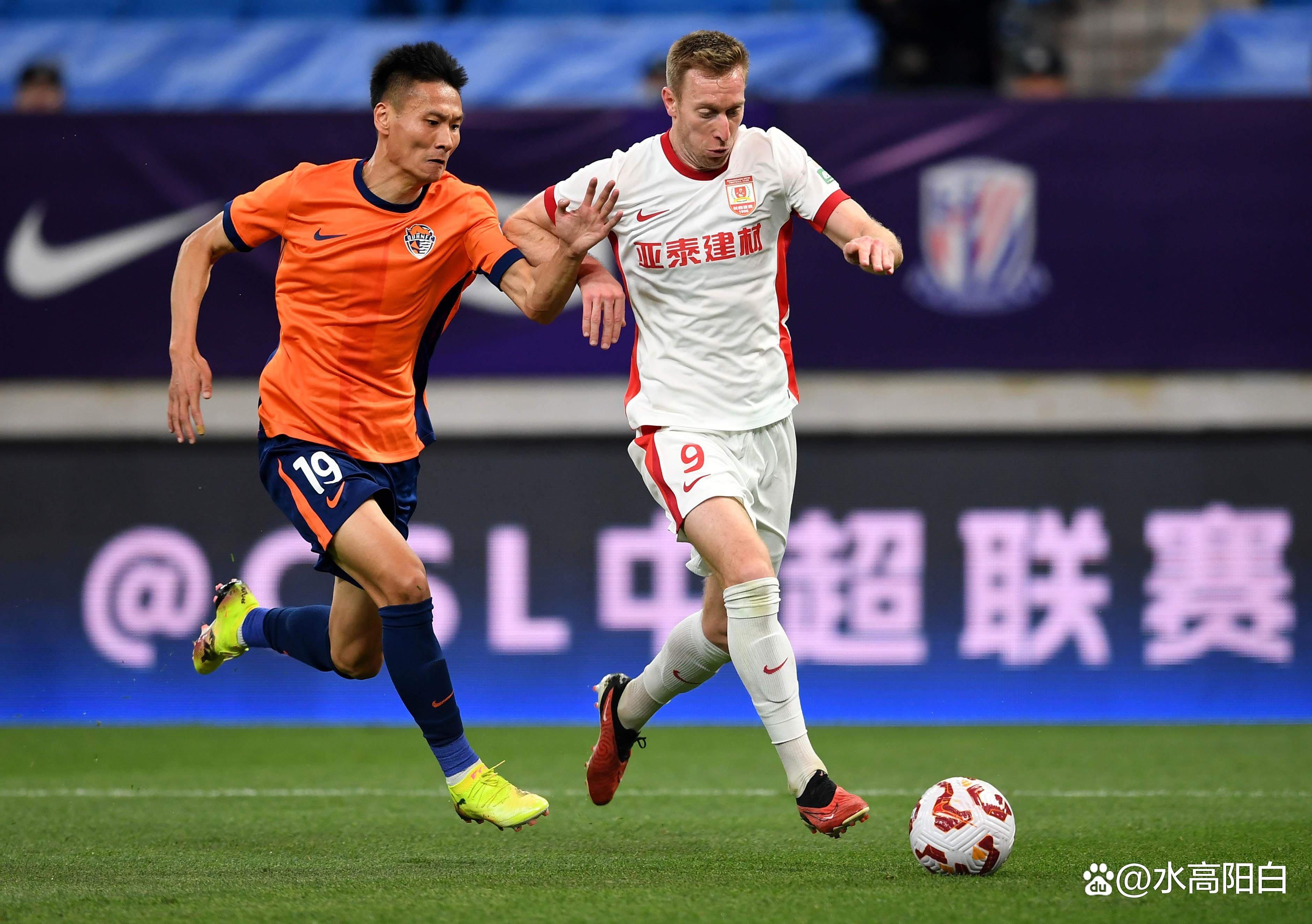 赛地聚焦——中超关键时刻热度飙升，曼联门线救险，底气十足，轮换策略成焦点的简单介绍-乐鱼体育网站入口